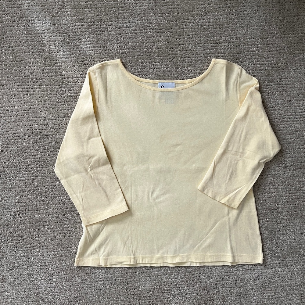 Lilly Pulitzer tee 3/4 sleeve pale yellow
